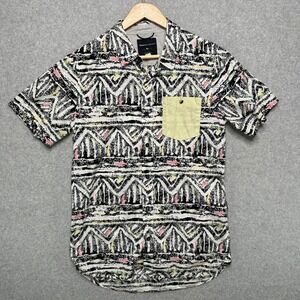 Modern Amusement Mens Medium Geometric Tribal Print Short Sleeve Button Up Shirt
